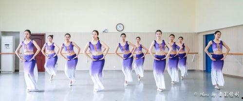 舞蹈学院,绽放艺术风采——舞蹈学院风采掠影