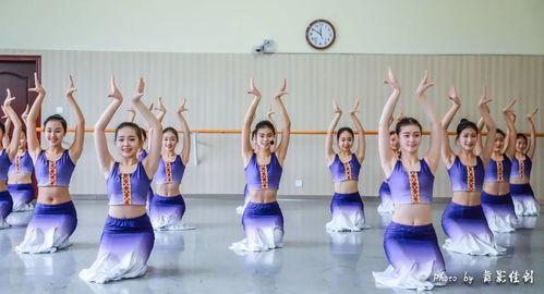 舞蹈学院,绽放艺术风采——舞蹈学院风采掠影  第2张